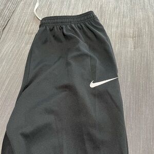 Nike Men’s Medium Dri-Fit Black Joggers. Smoke free home.